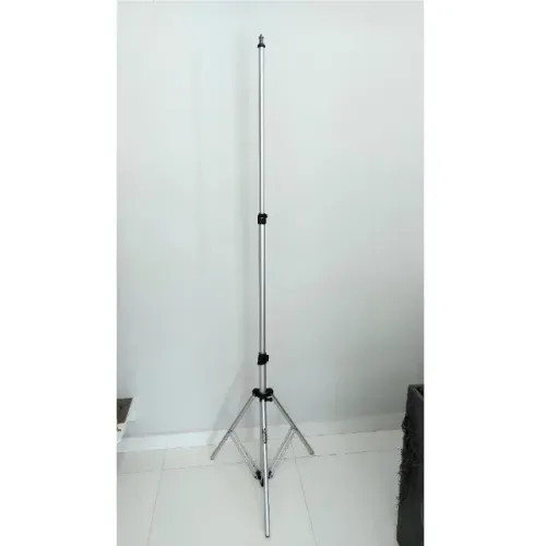 Tripé de Iluminação Profissional Mako até 1,8m