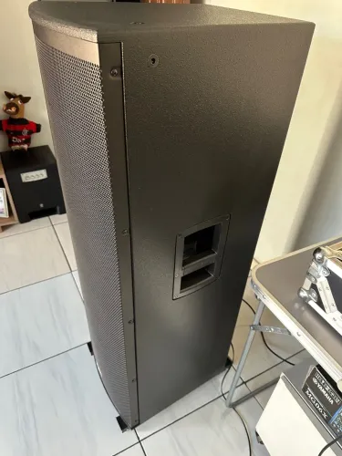 Caixa de Som Profissional FBT xPro 215a