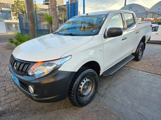 Mitsubishi L200 Triton Sport GL 2.4 Diesel 2022