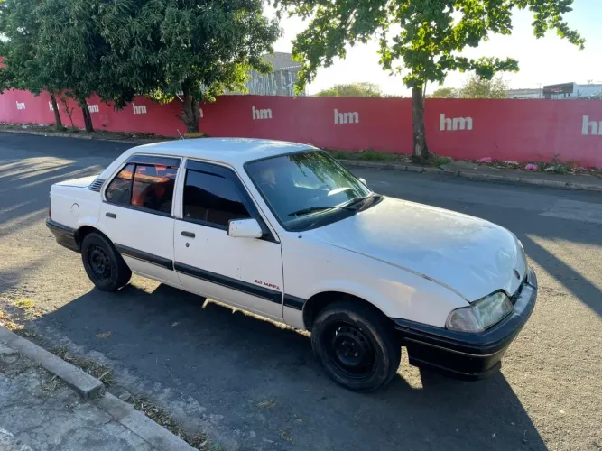 Chevrolet Monza GL 2.0 Efi/sl/l/650/club/barc.2e4p (álcool) 1995