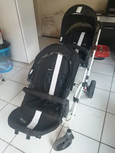 Carrinho de Bebê Duplo