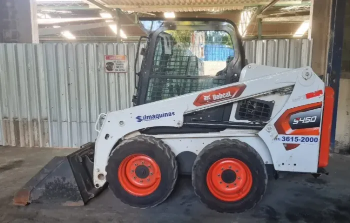 Minicarregadeira Bobcat S450 Ano 2024 Com 513.8hs C Ar Cond