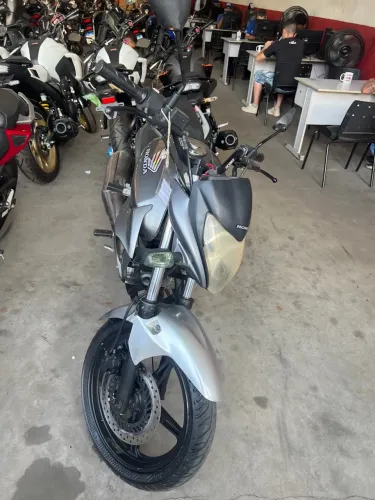 CB 300 2009/10 super conservado 