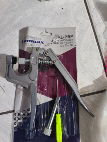 Kit máquina e botão de plástico