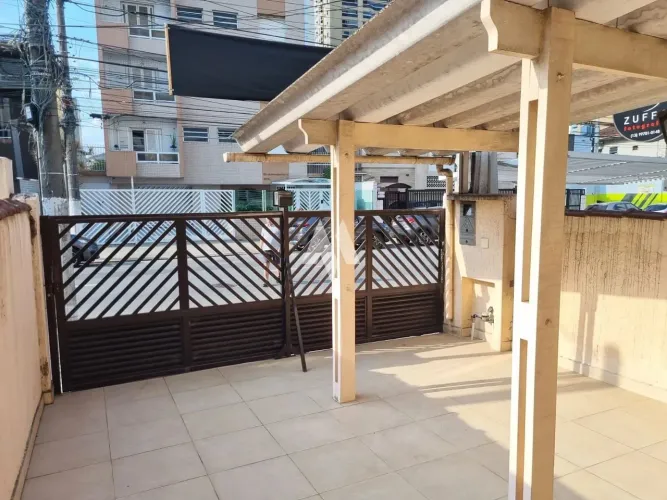 Sobrado geminado para locação com 3 dormitórios, 225m² e 2 vagas na Aparecida em Santos/SP