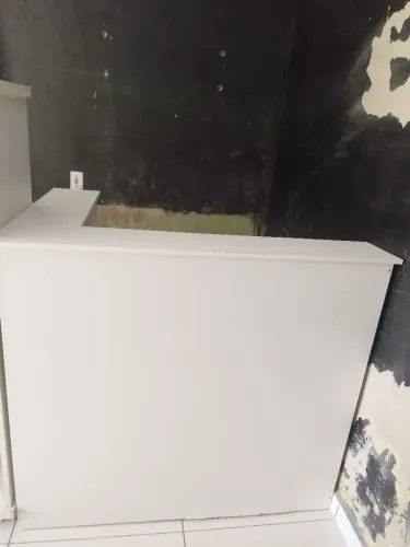 VENDO ESSE BALCÃO DE ATENDIMENTO COM GAVETA.NÃO FAÇO ENTREGA