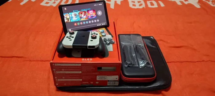 N. SWITCH OLED BRANCO 64 GB BLOQUEADO + CASE + PELÍCULA + GRIPS + MICRO SD KINGSTON 128 GB