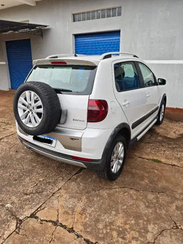 Volkswagen Crossfox 1.6 MI Total Flex 8V 5P 2013
