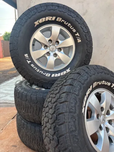 Rodas Hilux aro 16 pneus 285/75