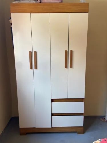 Vende-se guarda roupa