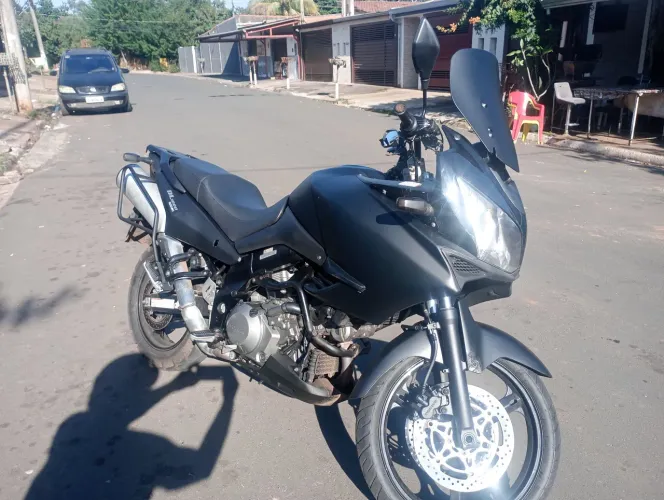 Vendo moto 1.000 cc vstrom