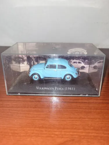 MINIATURA FUSCA ESCALA 1:43 NOVO NO ACRÍLICO ( SÓ RETIRADA )