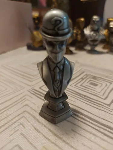 Charada (Riddler), personagem da DC Comics. Omelete Box