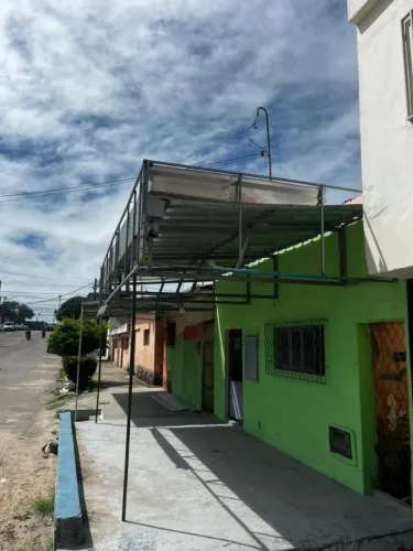 Vende-se dois toldos 