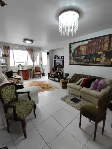 Apartamento na Quadra Mar, amplo com 100m², Barra Norte de Balneário Camboriú, SC