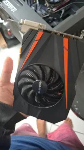 GTX 1660 Gigabyte 3GB - COM DEFEITO (Leia a descrição)
