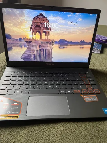 Notebook marca positivo