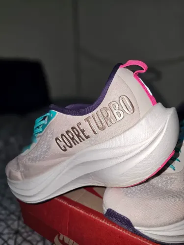 Tenis Corre Turbo 40