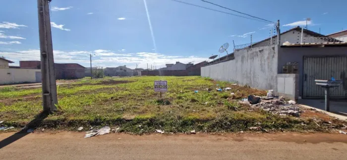 Vende-se Lote Excelente Localizaçao no setor Jardim America em Porto Nacional-TO