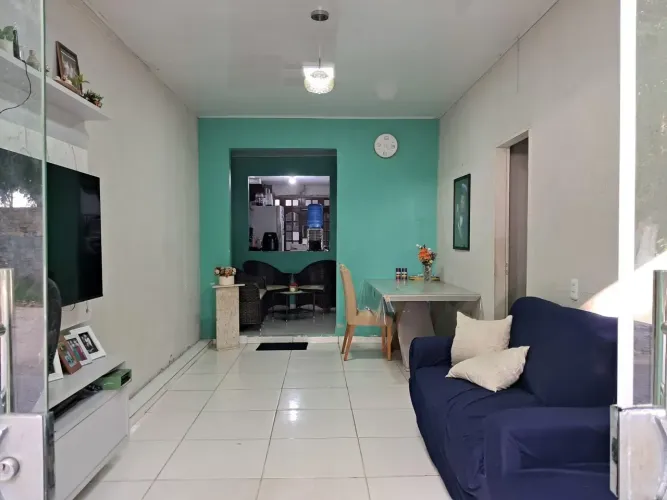 Casa á venda no Condomínio Antonio Queiroz