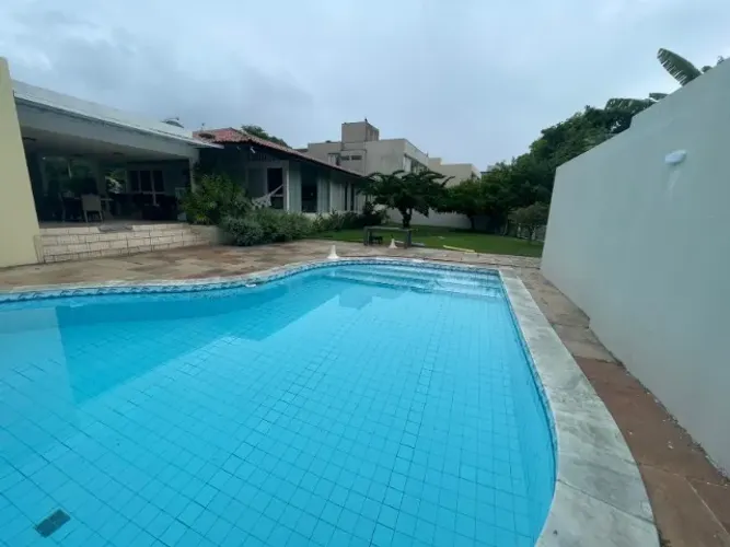 Vendo Casa 4 suítes, sendo 1 master, no Aldebaran.