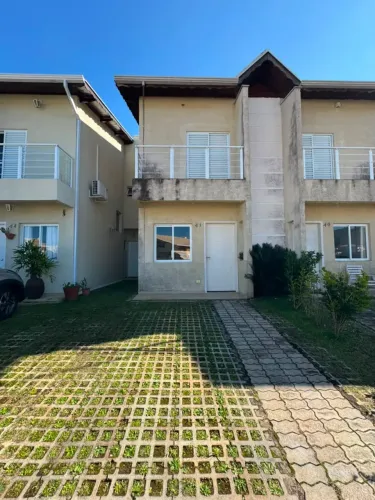 Sobrado em Condomínio Fechado de São Roque!
