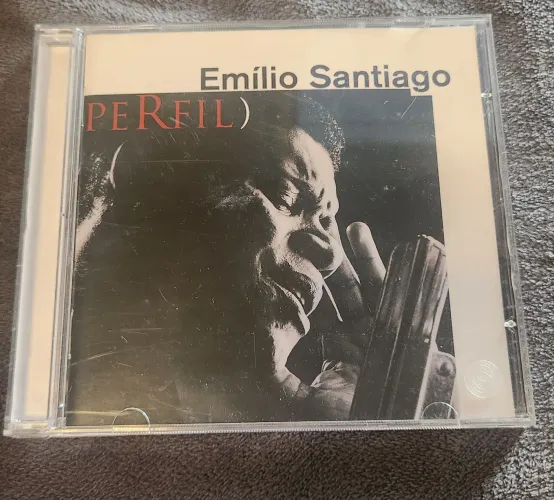 CD EMÍLIO SANTIAGO (Perfil)