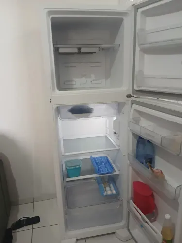 Vende-se geladeira consul 386L