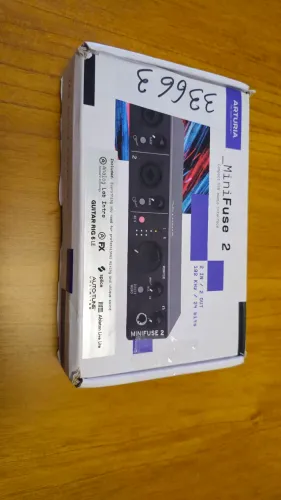 Arturia MiniFuse 2 Preta - Placa De Áudio USB-C Profissional
