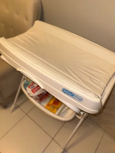 Trocador e suporte de banheira 