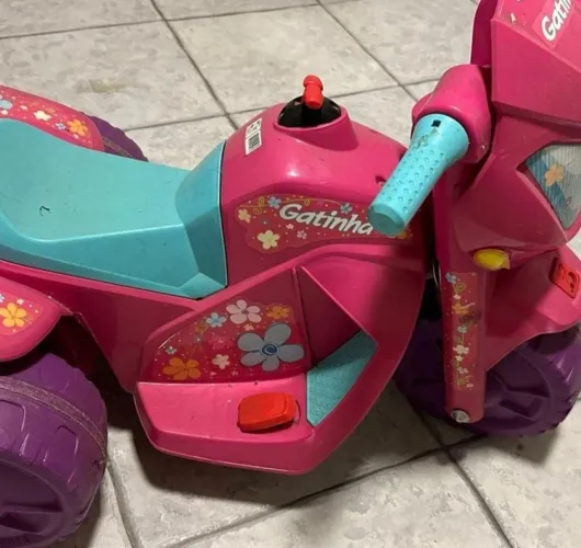 Moto elétrica gatinha marca bandeirantes