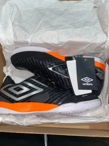 Chuteira De Futsal Umbro Pro 5 Club. Nova, Nunca usada. Tamanho 37