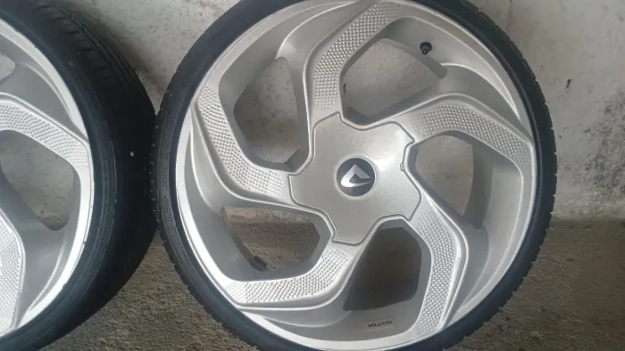 Vendo jogo de rodas aro 17 Vulcano 