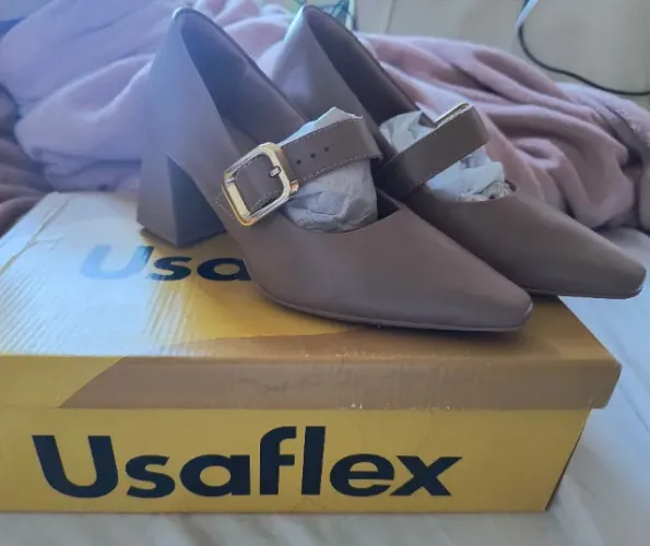 Sapato bege Usaflex