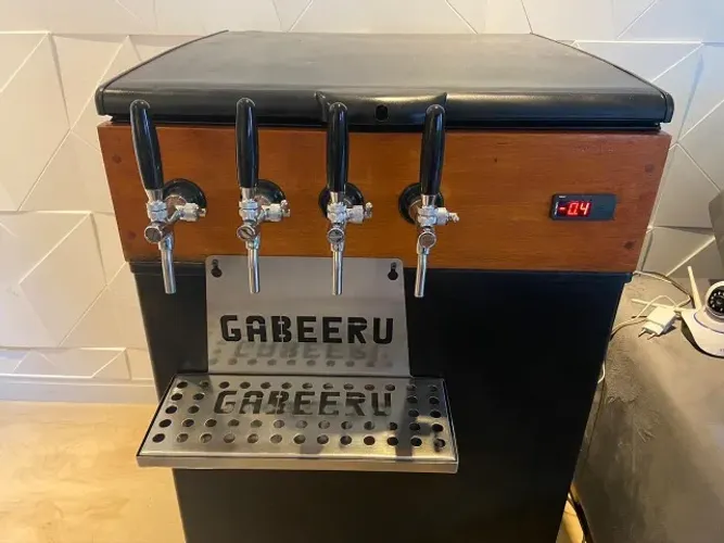 Keezer Metalfrio Completo / Chopeira / Cervejeira (Com Postmix e torneiras)