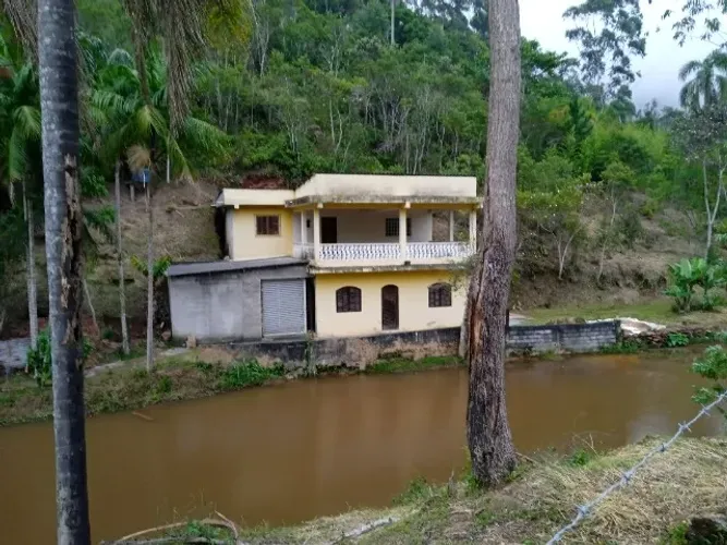 Vendo Chácara -Embu-Guaçu - 5 mil metros. Aceito permuta