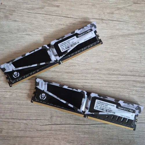Memória RAM T-Force Vulcan 16GB (2x8GB) DDR4 3200MHz CL16 Branca