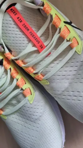 tenis verde claro e laranja zoom pegasus 38 original nike 41/42