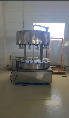 Máquina para envase de garrafões de água mineral