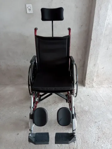 Cadeira de rodas Tetraplégica + cadeira de banho