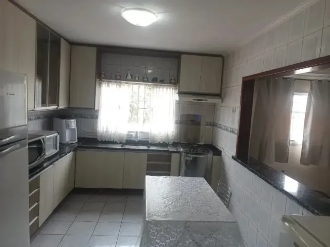 Sobrado à venda no Jardim Carolina, em Sorocaba-SP.