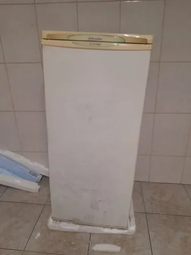 Freezer Vertical Cônsul