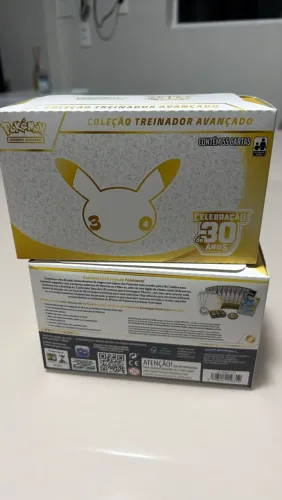 Box Pokémon 30 anos