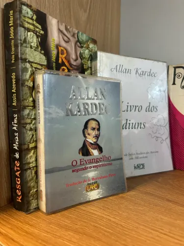 Lote 4 Livros Espíritas: Allan Kardec + Nosso Lar + Resgate de Almas