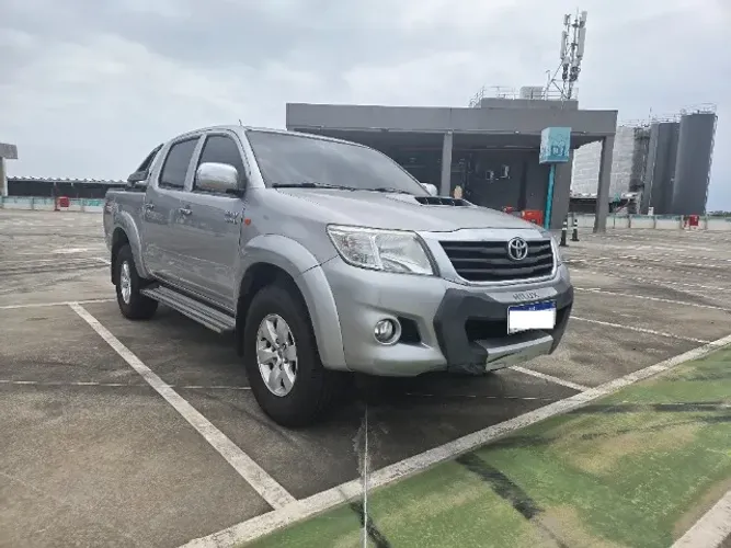 Toyota Hilux CD SR D4-d 4X4 3.0 TDI Dies Aut. 2015