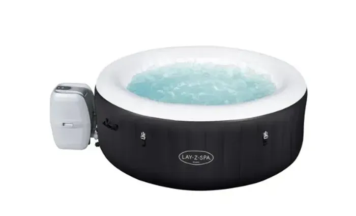 SPA INFLÁVEL 669 L com bomba 220V e 120 Jatos