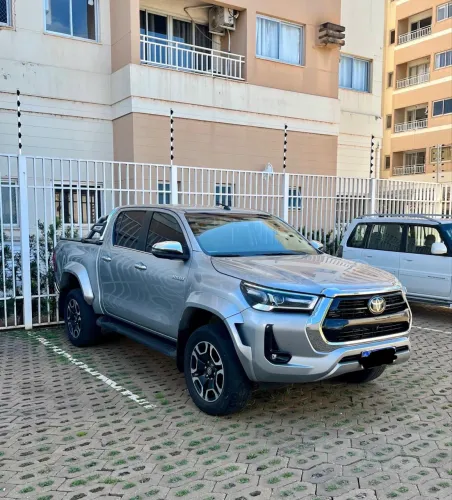 Toyota Hilux CD SRX Plus 4X4 2.8 TDI Die. Aut. 2024