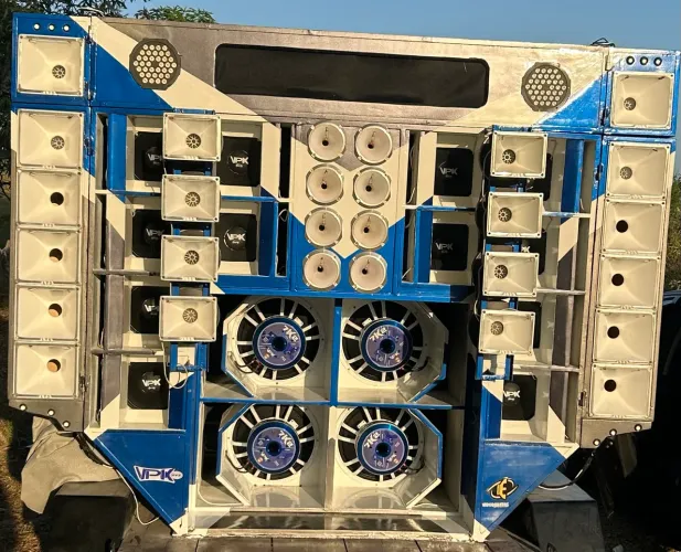 Estrutura paredão 4 grave 