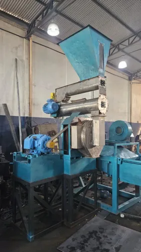 Peletizadora usada INCOMAC 50CV + Resfriador - Produção de ração, biomassa e adubo