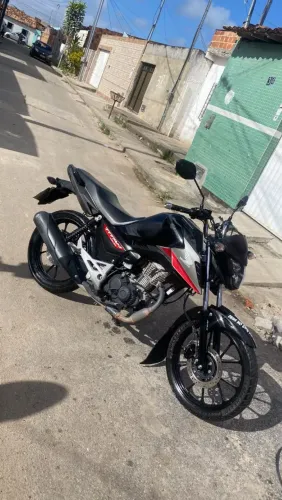 Cg Titan 160 ano 2025, vendo e troco ( único dono )